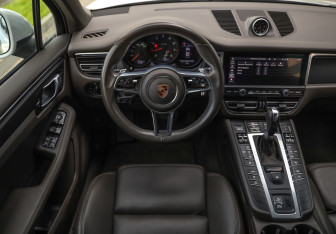 Подержанный автомобиль Porsche Macan 2019 года (14 фото)