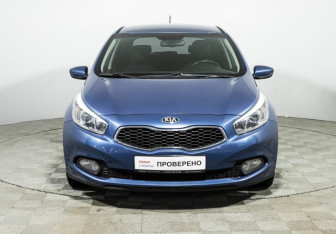 Подержанный автомобиль Kia Ceed Hatchback 2014 года (2 фото)