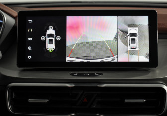 Подержанный автомобиль Geely Coolray 2022 года (17 фото)