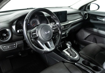Подержанный автомобиль Kia Cerato Sedan 2020 года (11 фото)