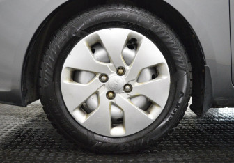 Подержанный автомобиль Kia Rio Sedan 2013 года (9 фото)