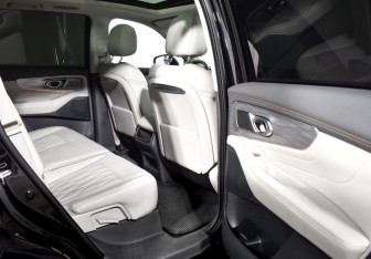 Подержанный автомобиль GAC GS8 2023 года (13 фото)