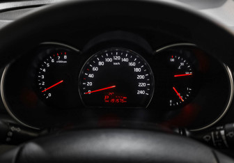 Подержанный автомобиль Kia Sorento 2013 года (12 фото)