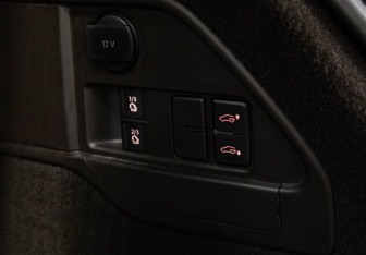 Подержанный автомобиль Volkswagen Touareg 2012 года (24 фото)