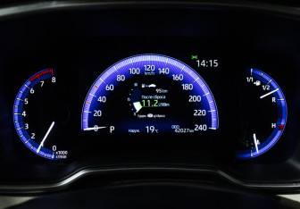 Подержанный автомобиль Toyota Corolla Sedan 2020 года (12 фото)