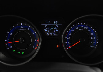 Подержанный автомобиль Hyundai Elantra Sedan 2014 года (22 фото)