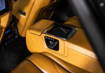 Подержанный автомобиль Jaguar XJ 2016 года (93 фото)