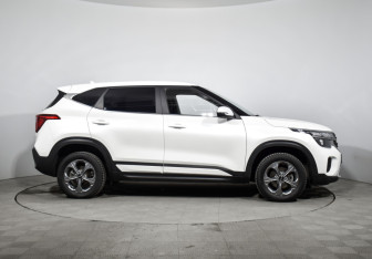 Подержанный автомобиль Kia Seltos 2023 года (4 фото)