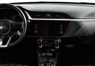 Подержанный автомобиль Kia Rio Sedan 2020 года (14 фото)