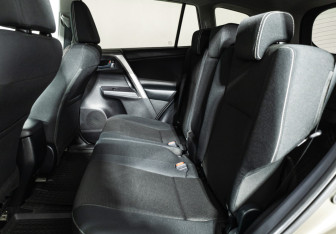 Подержанный автомобиль Toyota RAV4 2018 года (10 фото)