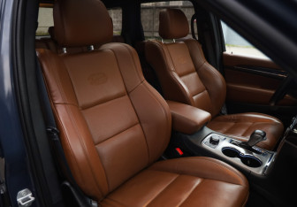 Подержанный автомобиль Jeep Grand Cherokee 2021 года (29 фото)