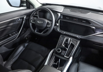 Подержанный автомобиль Geely Atlas Pro 2023 года (8 фото)