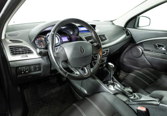 Подержанный автомобиль Renault Megane Hatchback 2014 года (11 фото)