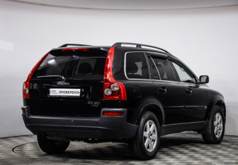 Подержанный автомобиль Volvo XC90 2002 года (5 фото)