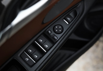 Подержанный автомобиль BMW X6 2017 года (27 фото)