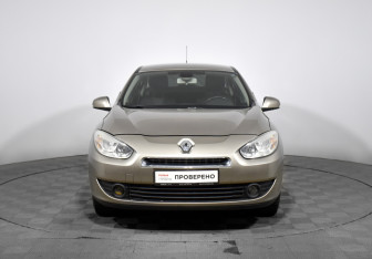 Подержанный автомобиль Renault Fluence 2012 года (2 фото)