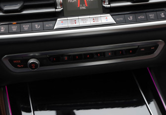 Подержанный автомобиль BMW X5 2019 года (21 фото)