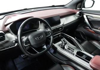 Подержанный автомобиль Geely Coolray 2021 года (11 фото)