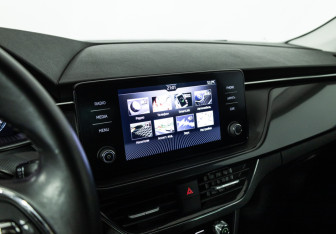 Подержанный автомобиль Skoda Rapid Liftback 2021 года (15 фото)