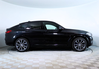 Подержанный автомобиль BMW X4 2020 года (4 фото)