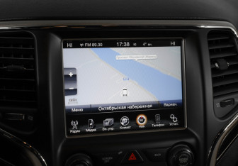 Подержанный автомобиль Jeep Grand Cherokee 2013 года (13 фото)