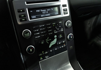 Подержанный автомобиль Volvo XC70 2010 года (17 фото)