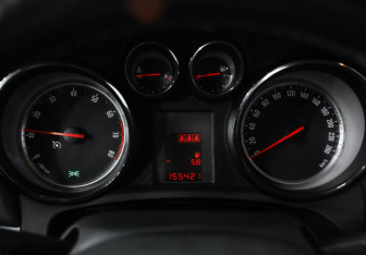 Подержанный автомобиль Opel Mokka 2013 года (12 фото)