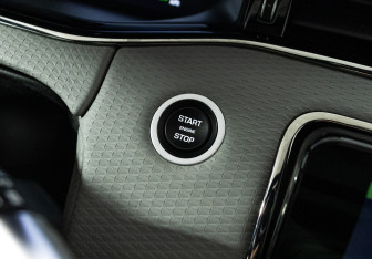 Подержанный автомобиль Land Rover Range Rover Evoque 2019 года (56 фото)