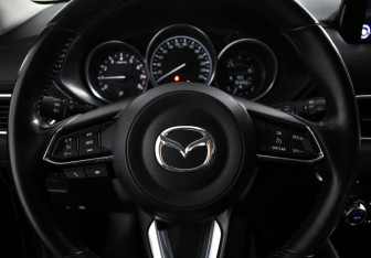 Подержанный автомобиль Mazda CX-5 2018 года (16 фото)