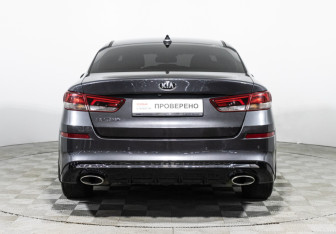 Подержанный автомобиль Kia Optima Sedan 2018 года (6 фото)