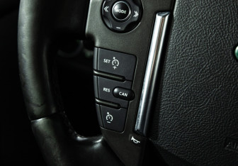 Подержанный автомобиль Land Rover Discovery 2013 года (21 фото)