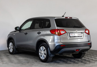 Подержанный автомобиль Suzuki Vitara 2015 года (7 фото)