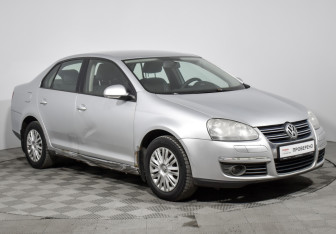 Подержанный автомобиль Volkswagen Jetta Sedan 2008 года (3 фото)