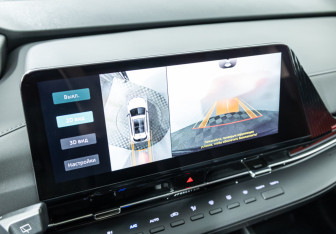 Подержанный автомобиль Changan UNI-S 2024 года (17 фото)