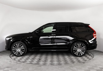 Подержанный автомобиль Volvo XC90 2021 года (9 фото)