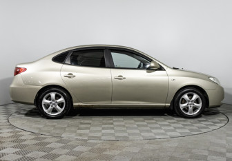 Подержанный автомобиль Hyundai Elantra Sedan 2007 года (4 фото)