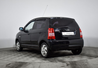 Подержанный автомобиль Kia Picanto 2007 года (7 фото)