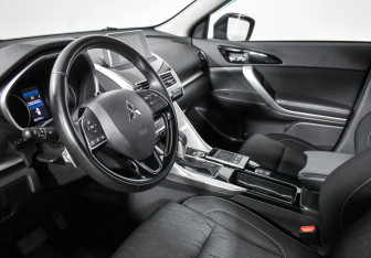 Подержанный автомобиль Mitsubishi Eclipse Cross 2019 года (9 фото)