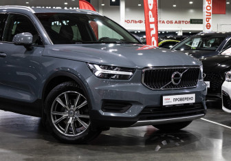 Подержанный автомобиль Volvo XC40 2019 года (5 фото)