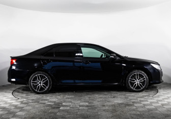 Подержанный автомобиль Toyota Camry Sedan 2013 года (6 фото)
