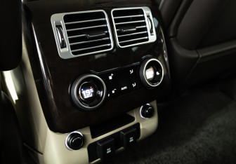 Подержанный автомобиль Land Rover Range Rover 2021 года (24 фото)