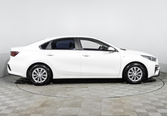 Подержанный автомобиль Kia K3 Sedan 2020 года (4 фото)