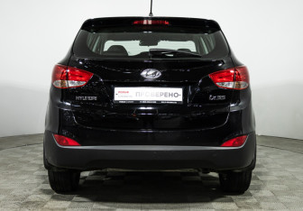 Подержанный автомобиль Hyundai ix35 2013 года (6 фото)