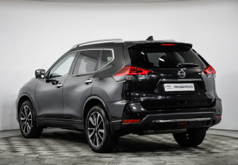 Подержанный автомобиль Nissan X-Trail 2019 года (7 фото)