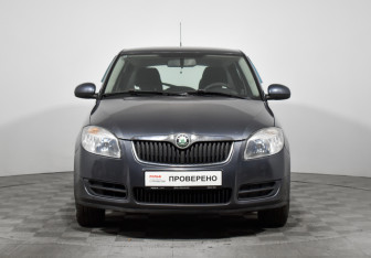 Подержанный автомобиль Skoda Fabia Hatchback 2009 года (2 фото)