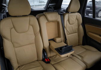 Подержанный автомобиль Volvo XC90 2019 года (30 фото)