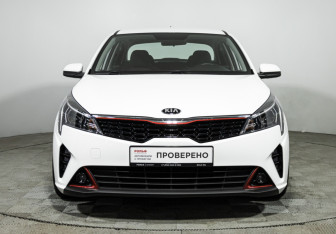 Подержанный автомобиль Kia Rio Sedan 2021 года (2 фото)