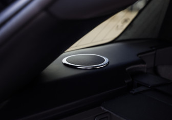 Подержанный автомобиль Land Rover Range Rover Velar 2018 года (33 фото)