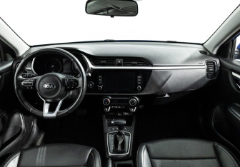 Подержанный автомобиль Kia Rio Hatchback 2021 года (12 фото)