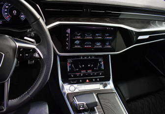Подержанный автомобиль Audi A7 2019 года (18 фото)